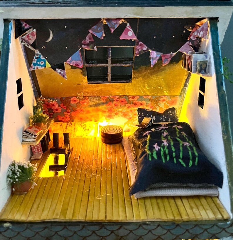 Handmade Fairy Cottage House with Vines, Flowers, Lights image 3