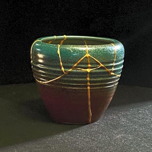 Kintsugi Taiwanese Pot - 9 Breaks - Golden Repair - Gift - Kintsugi Pottery - Broken and Repaired - wabi sabi
