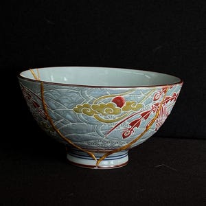 Kintsugi Japanese Bowl - 4 Breaks - Golden Repair - Gift - Kintsugi Pottery - Broken and Repaired - wabi sabi