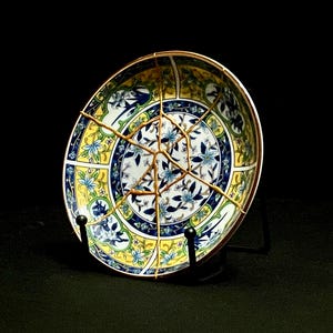 Kintsugi Japanese Plate - 11 Breaks - Golden Repair - Gift - Kintsugi Pottery - Broken and Repaired - wabi sabi