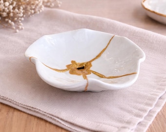 Kintsugi White Jewelry Dish - Golden Repair - Gift - Broken and Repaired - wabi sabi
