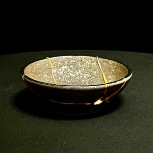 Kintsugi Japanese Bowl - 5 Breaks - Golden Repair - Gift - Kintsugi Pottery - Broken and Repaired - wabi sabi