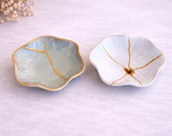 Kintsugi Jewelry Dish – Green or White, Golden Repair