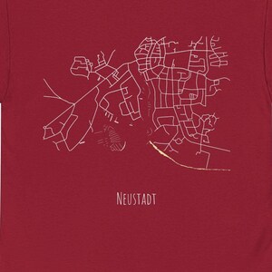 T-Shirt - Neustadt i.H. city map hochwertiger Print auf dem Rücken und Schriftzug  // Straßenkarte, Streetview, Strandurlaub