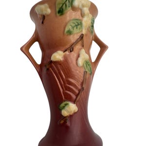 Roseville Pottery Snowberry-vaas – roze glazuur – vorm IV6 – 6 inch hoog – jaren 1940