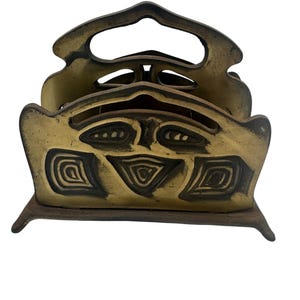Porta-cartas antigo Bradley e Hubbard em ferro fundido/latão – Design tribal modernista – Assinado B&H