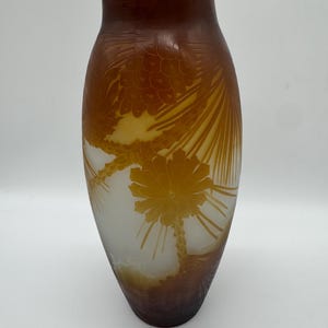 Authentische Emile Gallé Jugendstil Cameo Glasvase von 1905 - 13 Zoll Pine Cone Design