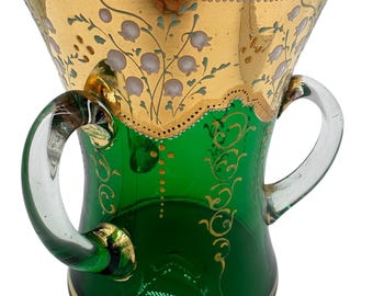 Antieke boho groene kunstglazen vaas – Moser-stijl – verguld en geëmailleerd – dubbel handvat