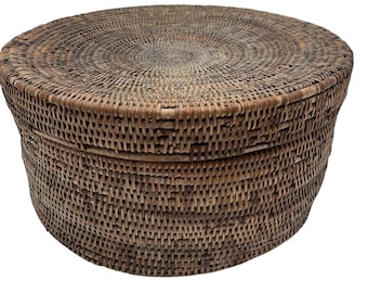 Cesta antigua con tapa en espiral – Tipo Bayong del Sudeste Asiático/Filipinas