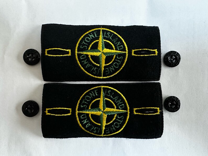 VÉRITABLE badge Stone Island authentique avec 2 boutons image 1