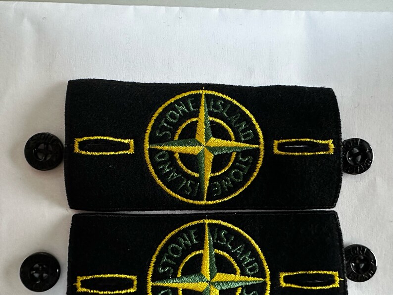 GENUINE Stone Island badge Authentic with 2 buttons Bild 2