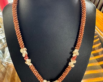 kahealani kipona with beautiful white momi and pink and chocalate kahealani