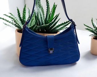 Bolso de hombro azul de piel italiana de grano completo.