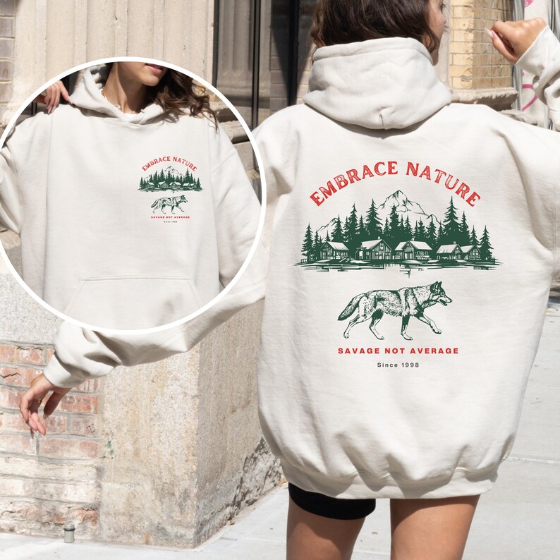 Gemütliches Sweatshirt mit Wolfsmotiv, Outdoor-Bekleidung mit Wolfsprint, von der Natur inspirierter Hoodie, Geschenk für Naturliebhaber, Outdoor-Sportbekleidung. Bild 5