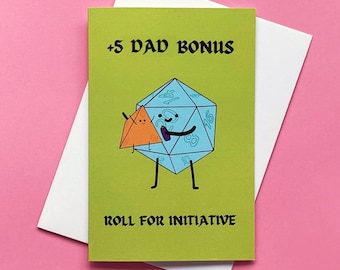 Może przedstawiać: Zielona kartka z napisem "+5 DAD BONUS" i "ROLL FOR INITIATIVE". Karta przedstawia kreskówkową ilustrację niebieskiej kostki d20 i pomarańczowego trójkąta. Karta jest na białej kopercie.