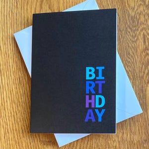 Minimalistische zwarte verjaardagskaart voor hem, esthetische wenskaart voor haar, eenvoudige verjaardagskaart