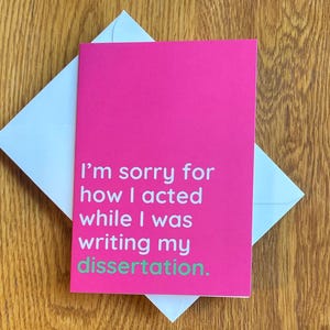 Lustige Dissertationskarte für BFF, rosa Ermutigungskarte für Freundin, humorvolle Grußkarte, Abschlusskarte für Sie, Dissertationsgeschenk