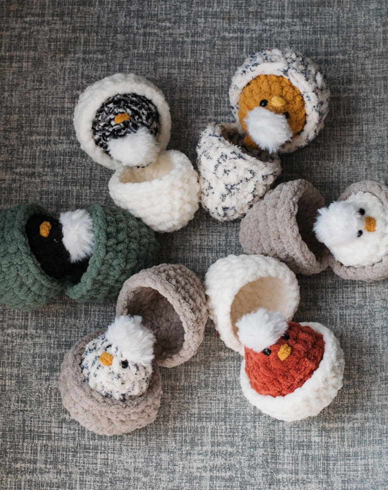 Poussin dans un oeuf au crochet