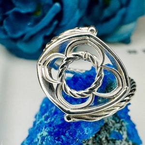 Gothic Arch Ring