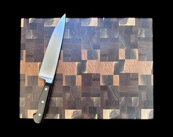 Tabla de cortar de madera de grano final: Nogal, cerezo, arce. Bandeja para embutidos (41,3 cm x 31,4 cm x 4,4 cm).