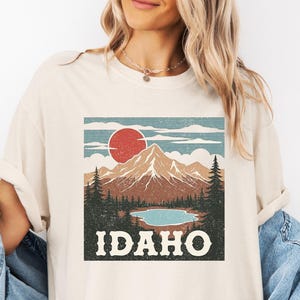 Idaho T-Shirt, Mountain Lake Tee, Rustic State Pride Shirt, Nature Lover Gift, Idaho Vacation, Distressed Design, Travel Souvenir