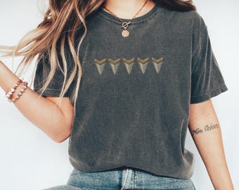 Vintage Shark Tooth Hunting Comfort Colors Shirt, Shark Teeth Hunter Gift, Marine Biology Ocean Nature Graphic Tee, Florida Beach Shirt