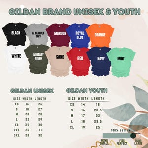 K&ouml;nnte beinhalten: Eine Auswahl an Gildan Unisex- und Jugend-T-Shirts in verschiedenen Farben, darunter Schwarz, Wei&szlig; und Rot. Das Bild zeigt auch Gr&ouml;&szlig;entabellen f&uuml;r Unisex- und Jugendgr&ouml;&szlig;en mit Ma&szlig;en in Zoll. Die Shirts bestehen aus 100 % Baumwolle.