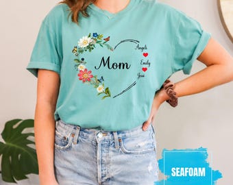 Camiseta personalizada con corazón floral para mamá Comfort Colors®, camiseta personalizada para mamá, camiseta para el Día de la Madre, camiseta con corazón para Gigi, camiseta para mamá con nombres de niños