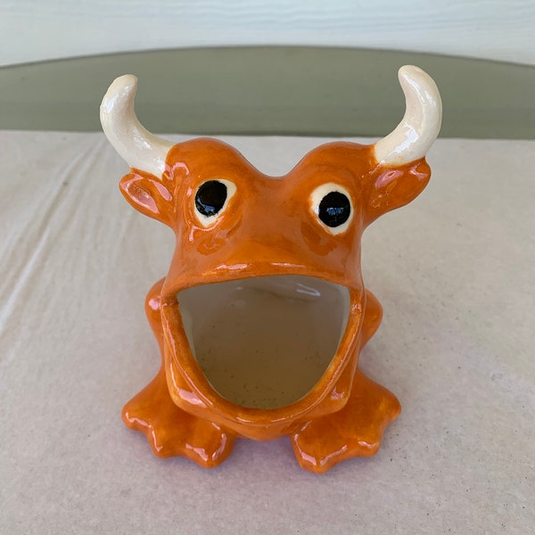 Small ceramic Hook ‘em U.T. Texas orange longhorn Brillo soap holder poured from vintage mold for bath kitchen