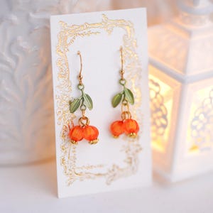 Blatt Ohrringe, Orange Knospe Ohrringe, Boho Ohrringe, Orange Obst Ohrringe, Orange Ohrringe, Obst Ohrringe, Orange Blumen Ohrringe