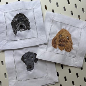 Serviette de table à cocktail en lin personnalisée : monogramme brodé, serviette de table pour boisson ajourée Pet Portrait
