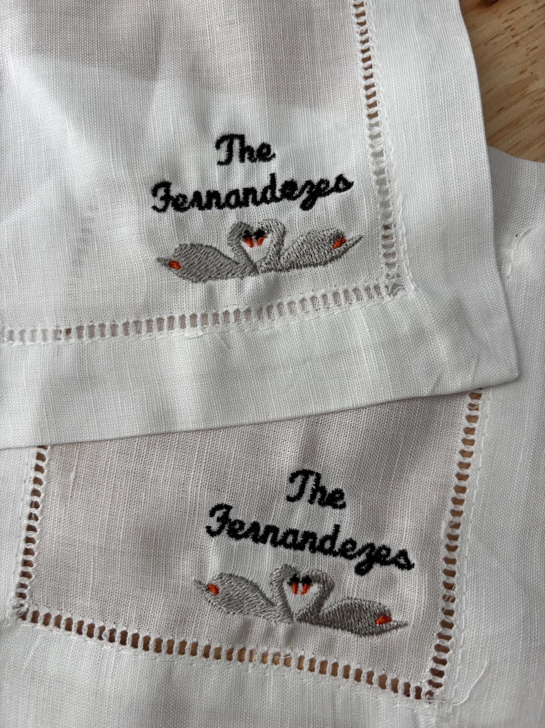 Serviette de table à cocktail en lin personnalisée : monogramme brodé, serviette de table pour boisson ajourée image 19