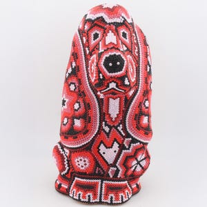 Patiently Sitting Beagle Huichol Statue, Handmade Mexican Figure, Traditional Mexican Art, Wixarica Piece, Huichol Beadwork Art, Home Decor