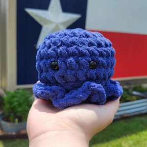 Pulpo de ganchillo hecho a mano