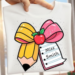 Nauczycielka Kokietka PNG, spersonalizuj, dodając imię nauczyciela, Nauczyciel Ołówek Kokietka Kokarda PNG, Powrót do szkoły, Prezent z podziękowaniami dla nauczyciela