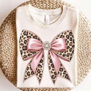 Leopard Kokette Bogen Png, Kokette Png, Leopardenmuster Png, weiches Mädchen Png, Girly Png, Kokette Hemd Design, Kokette Sublimationsentwurf populär
