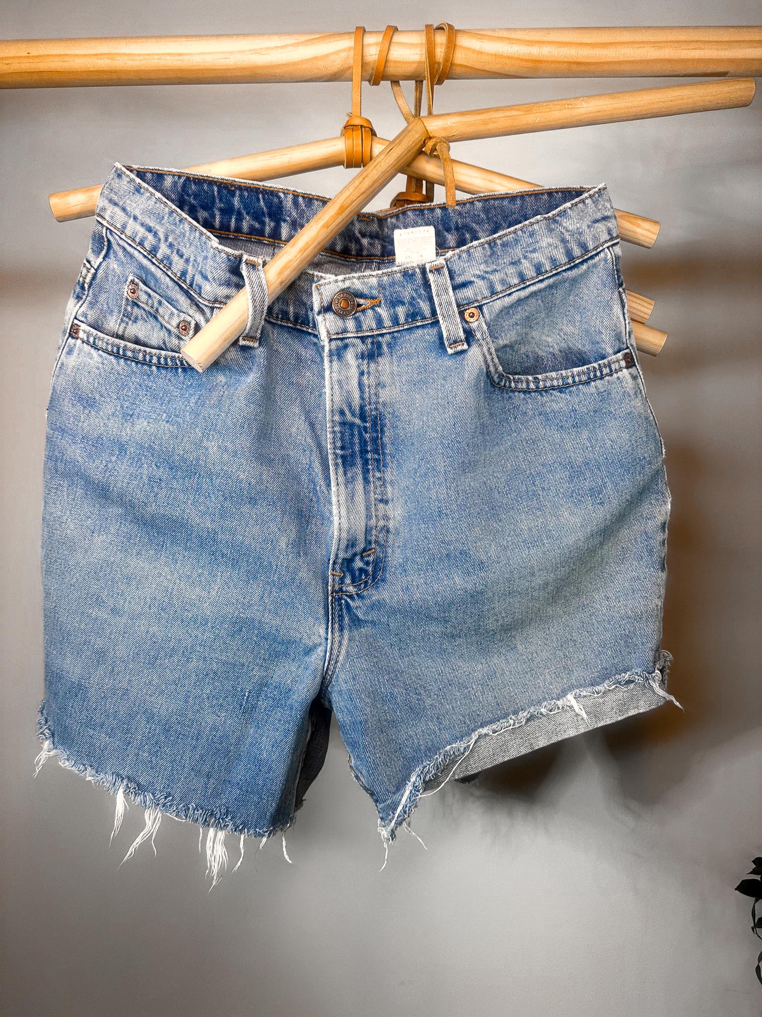 ★VINTAGELevi's 501 デニムショートパンツ カットオフ ヴィンテージ リーバイス 501 デニムショートパンツ、ハイウエスト