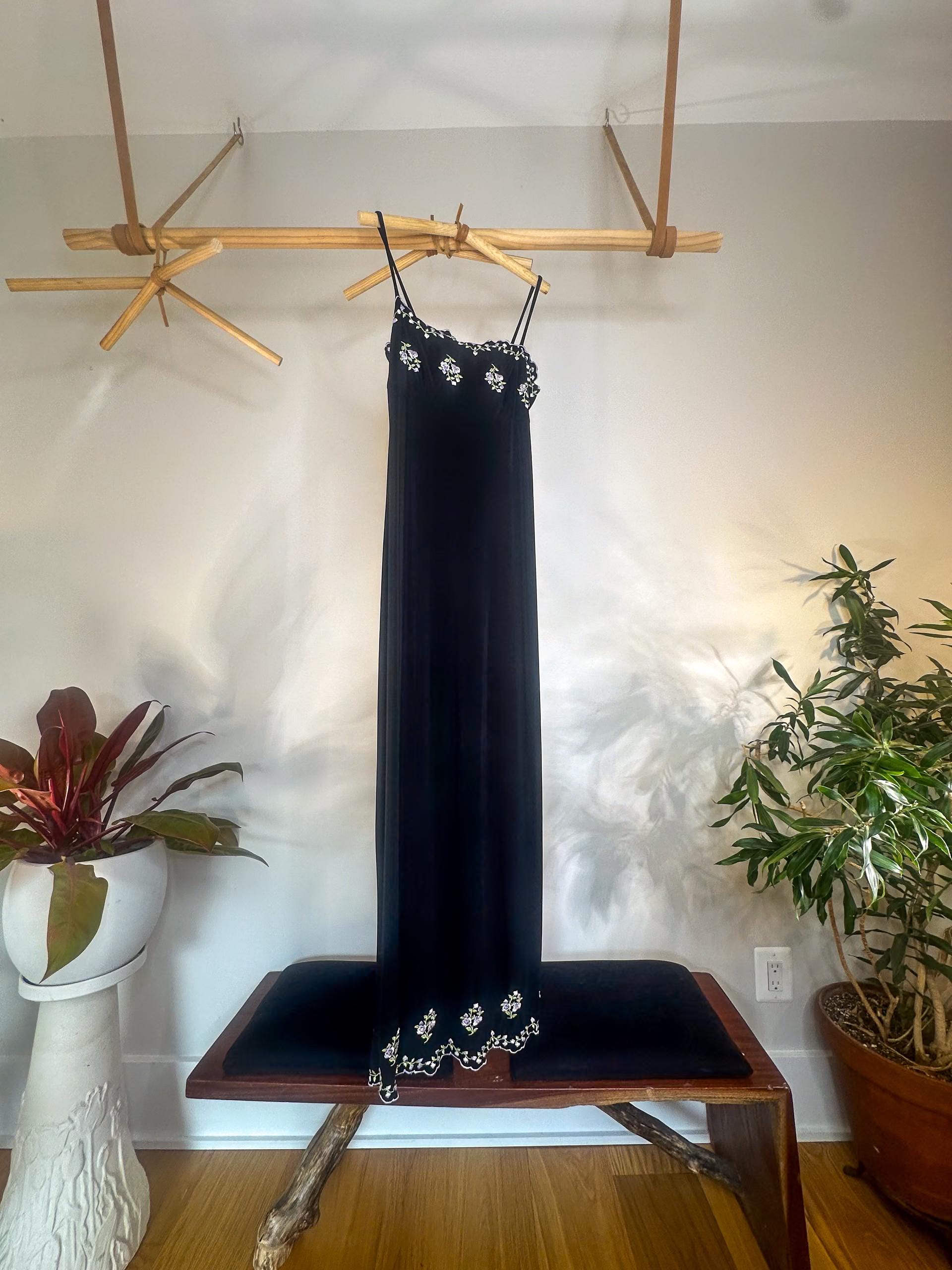 90s slip dresses Why the Slip Dress Became a 90s Fashion Icon  SwapUp