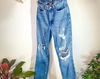 Vaqueros rectos rotos BDG Urban Outfitters, estilo vintage, talla 27