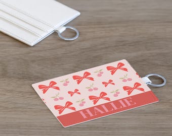 Kersen en strik taslabel met kaarthouder Leuk schooltaslabel gepersonaliseerde rugzakbedel preppy cadeau voor meisje Y2K roze bagagelabel aangepast