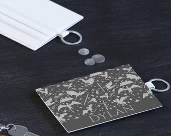 Gepersonaliseerde drakentastag voor fantasieliefhebber gamercadeau aangepaste leren kaarthouder voor rugzak reisbagage met naamplaatje voor boekenwurm