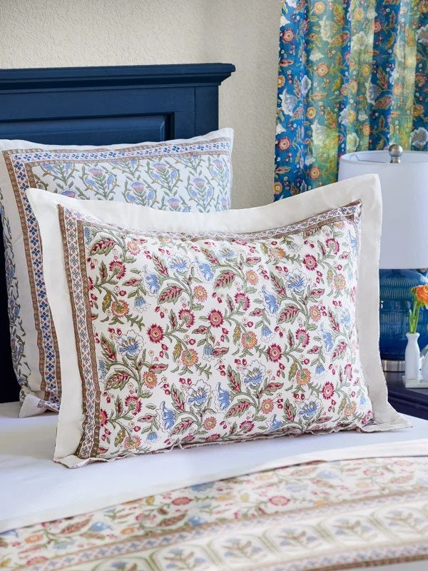 Taie d'oreiller florale, taie d'oreiller fait main, cadeau déco, housse de coussin imprimé blocs, coussin botanique, cottagecore, ivoire enchanté