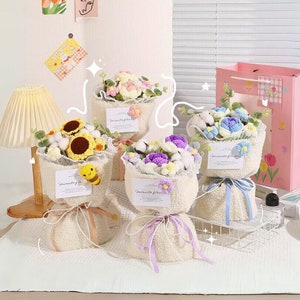 Süßer Häkelrosenstrauß - Handgemachter Häkelrosen, Sonnenblumenstrauß, Garnrosenstrauß, Strickblumenstrauß, Geschenke für Sie, Muttertag