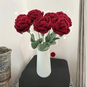 完成したバラのクロシェ - 花束、バラ、クロシェの花束、結婚祝い、手作りの一輪の花、記念日の贈り物、彼女への贈り物