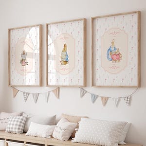 Grandmillenial Girls Nursery Peter Rabbit stampe sopra la culla arte murale stampe vintage per la cameretta delle bambine decorazione della cameretta delle bambine classici rosa per la cameretta
