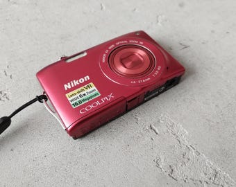 RARE BLUE Nikon CoolPix S220 10.0MP digital compact camera WORKing