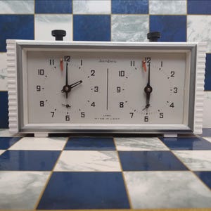 Vintage USSR Chess Clock: Mechanical Tournament Timer, Jantar Yantar