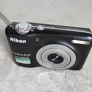 Nikon Coolpix 2000 - Etsy Canada