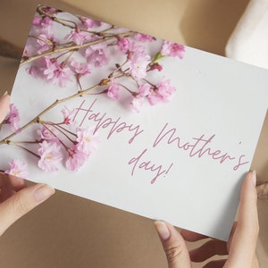Hermosa tarjeta digital floral bohemia para el Día de la Madre, diseño gráfico minimalista con flores para mamá, descarga digital instantánea, decoración perfecta, regalo en tonos pastel