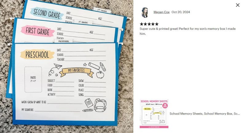 Puede incluir: Conjunto de tres carpetas azules con etiquetas de colores para preescolar, primer grado y segundo grado. Cada carpeta tiene espacio para una foto, fecha, escuela, maestro y edad. La carpeta de preescolar tambi&eacute;n tiene una secci&oacute;n para "Mis favoritos" con espacios para escribir el tema favorito, la comida, el libro, la actividad, el espect&aacute;culo, el color, el lugar y la canci&oacute;n.